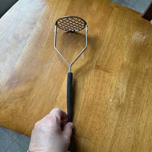 Vintage Potato Masher Stainless Steel Japan White Gray Flowers Enamel Handle 10" - Picture 7 of 12